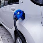 mobil listrik charging