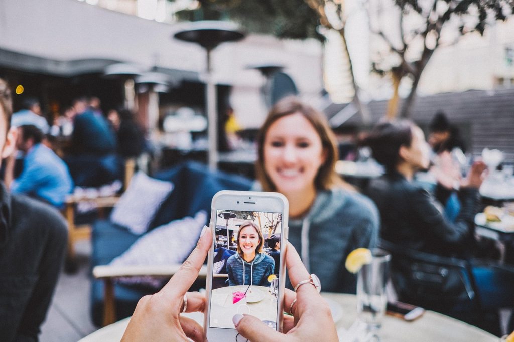7 Aplikasi Edit Foto Gratis Terbaik 2026 untuk HP dan Laptop